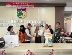Pimwil Bulog Sulteng Tinjau Penyaluran Banpang di Kelurahan Kamonji, PBP Terima 20 kg Beras dan 4 Liter Minyakita