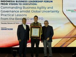 CEO Kalla Toyota Sabet Penghargaan Indonesia Best CEO 2025 Ajang SWA Media Group